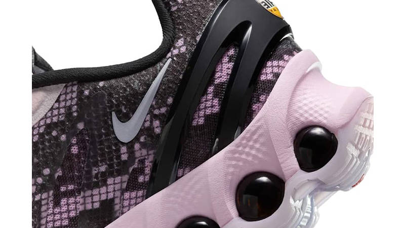 Nike Air Max DN8 Pink Snakeskin II0539-600 heel