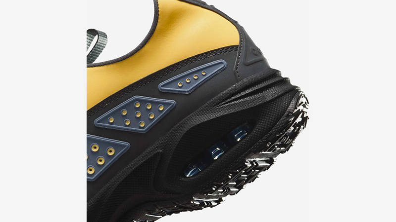 Nike Air Max SNDR Saturn Gold HF1199-700 heel