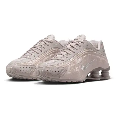 Nike Shox R4 College Grey Flat Pewter HV0934-001 Side