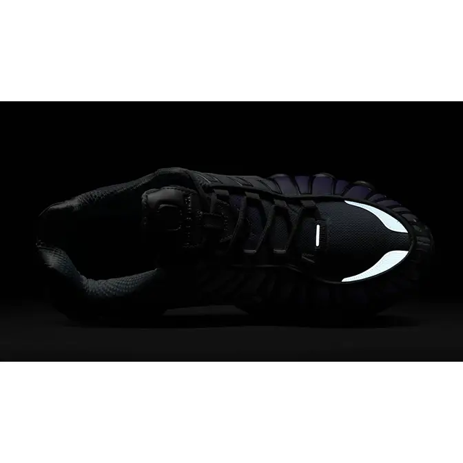 Nike Shox TL Metallic Platinum Hydrangeas HV2520-002 in dark