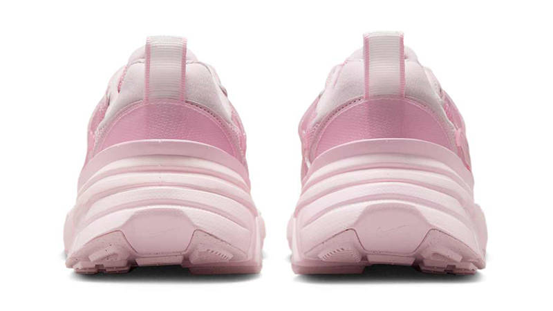 nike shoes with pink soles