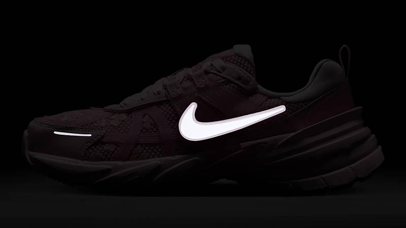 Nike V2K Run Pink Foam HJ5269-600 in dark