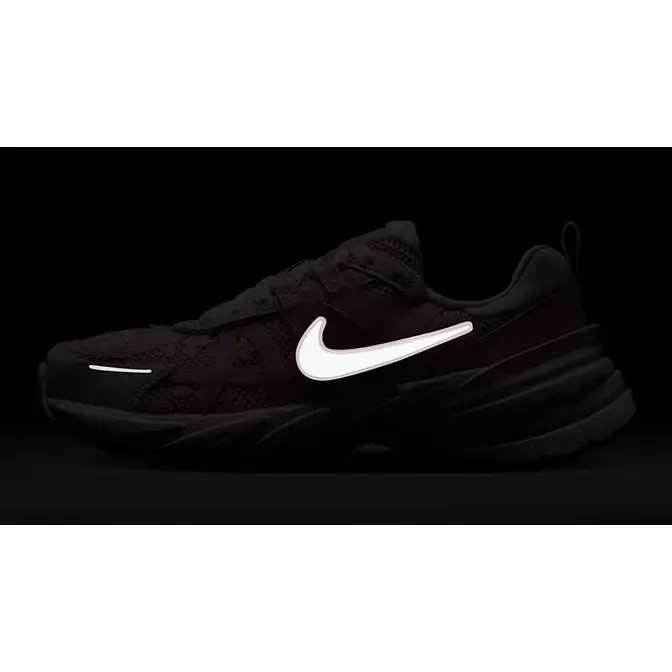 Nike V2K Run Pink Foam HJ5269-600 in dark
