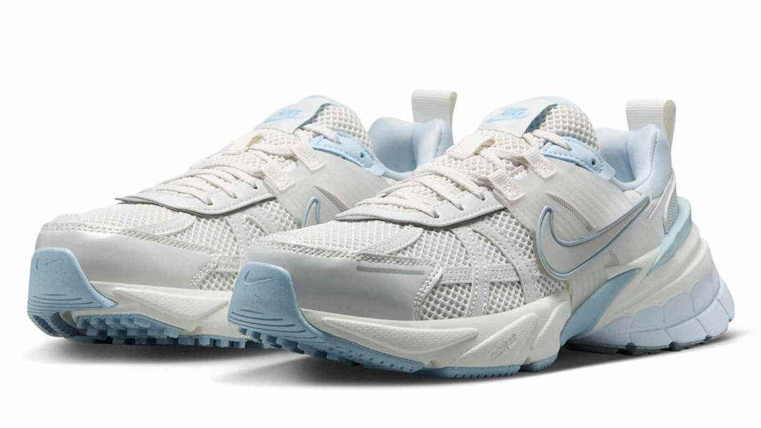 Nike V2K Run Platinum Tint Summit White Front