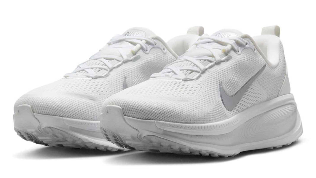 Nike Vomero 18 White Photon Dust Front