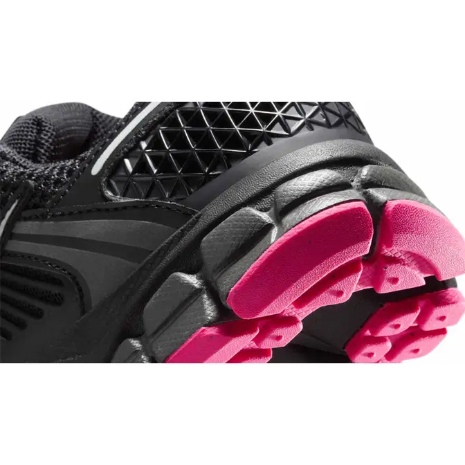 Nike Vomero 5 GS Anthracite Pink Blast Closeup