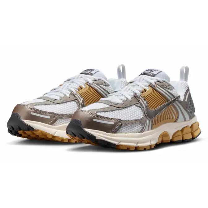 Nike Vomero 5 GS Metallic Pewter Parachute Beige Front