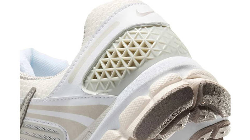 Nike Zoom Vomero 5 Light Bone FJ2028-107 heel