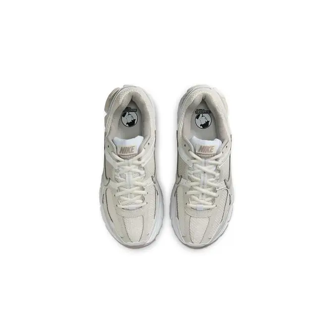 Nike Zoom Vomero 5 Light Bone FJ2028-107 middle