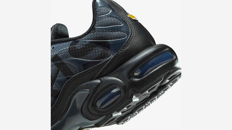 PSG x Nike TN Air Max Plus Black Grey IB2253-001 heel