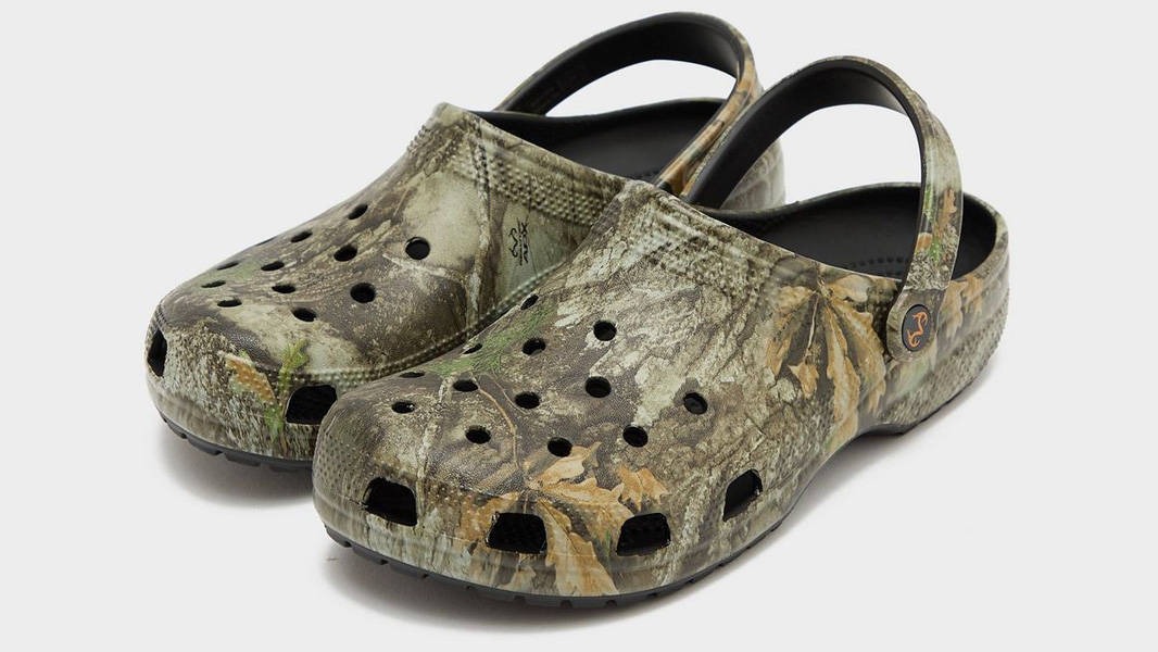 Realtree APX x Crocs Classic Clog Brown Front