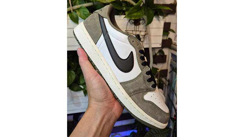 Air Jordan 1 Low OG Medium Olive | HQ6998-200 | The Sole Supplier