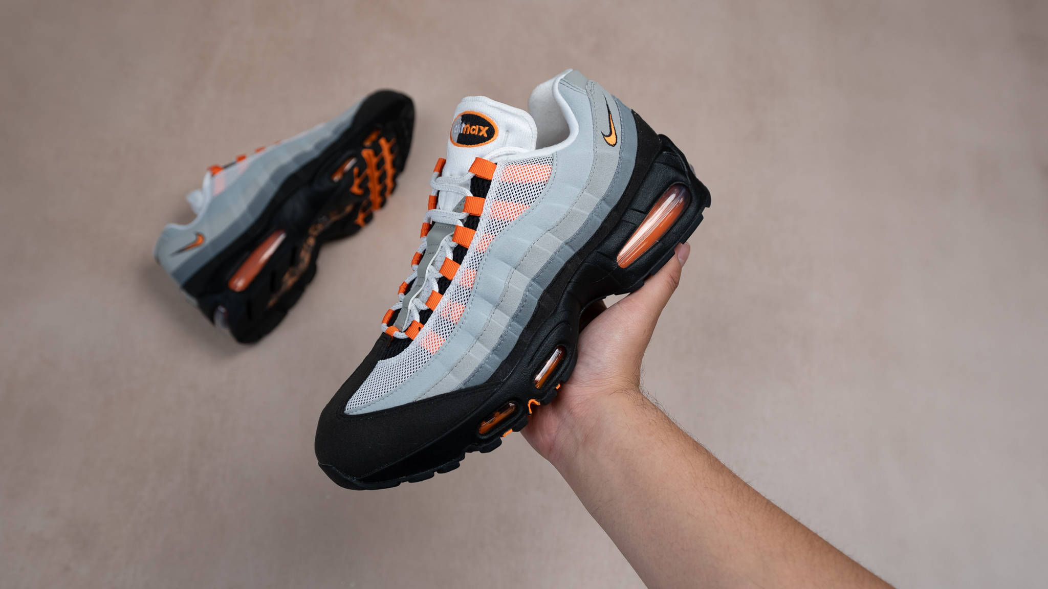 Nike Air Max 95 OG Bright Mandarin In Hand - HM4740-005