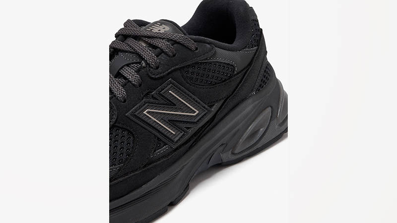 New Balance 2010 Black Brown side