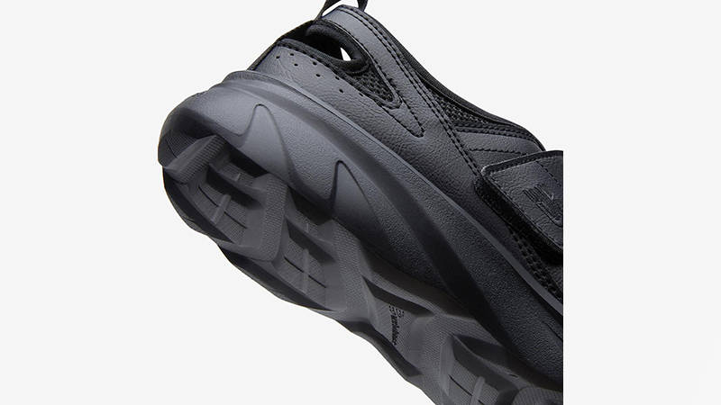 New Balance Breeze SD2202 Black heel