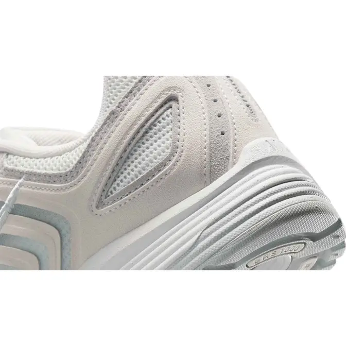 Nike Air Pegasus 2K5 SE Platinum Tint Closeup