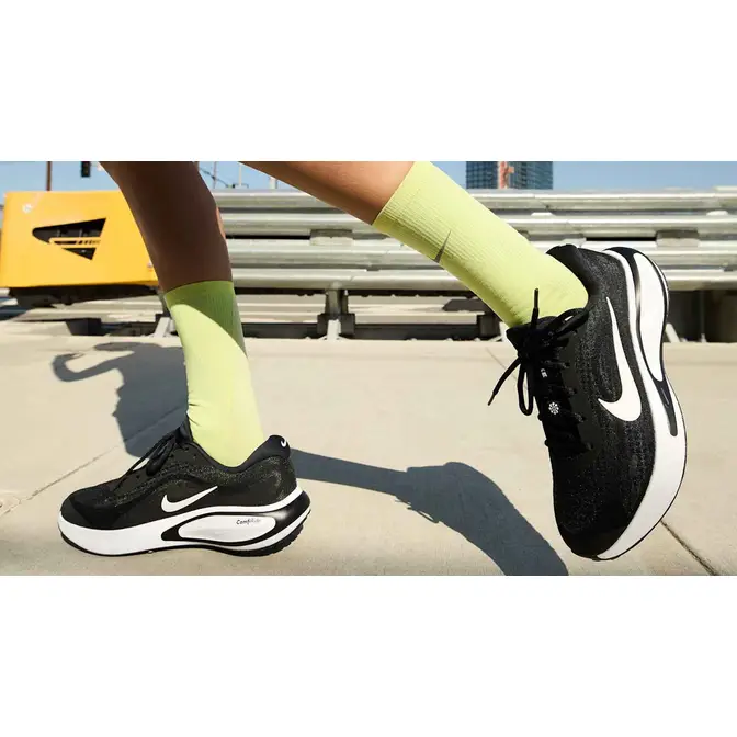 Nike Journey Run Black White Womens On Foot