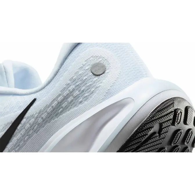 Nike Journey Run Blue Tint Closeup