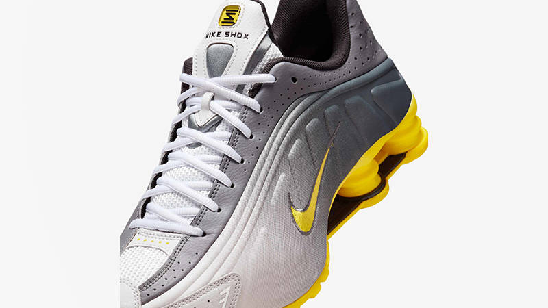 ナイキ] ショックス R4 SE W SHOX R4 SE ペールアイボリー/ライト