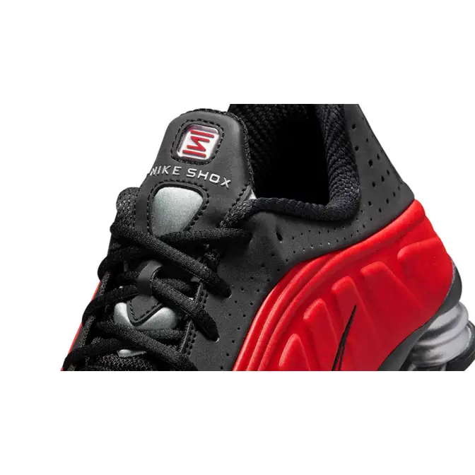 Nike Shox R4 University Red Black Side