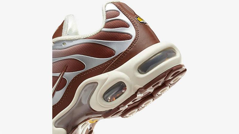 Nike TN Air Max Plus Light Orewood Brown Dark Pony II7637-200 heel