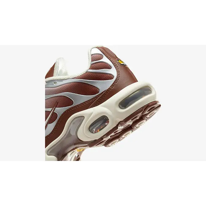 Nike TN Air Max Plus Light Orewood Brown Dark Pony II7637-200 heel