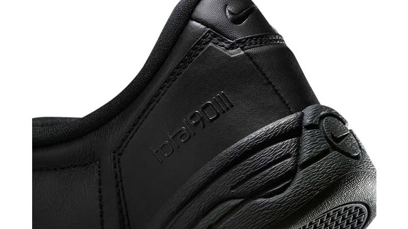 Nike Total 90 III Triple Black heel
