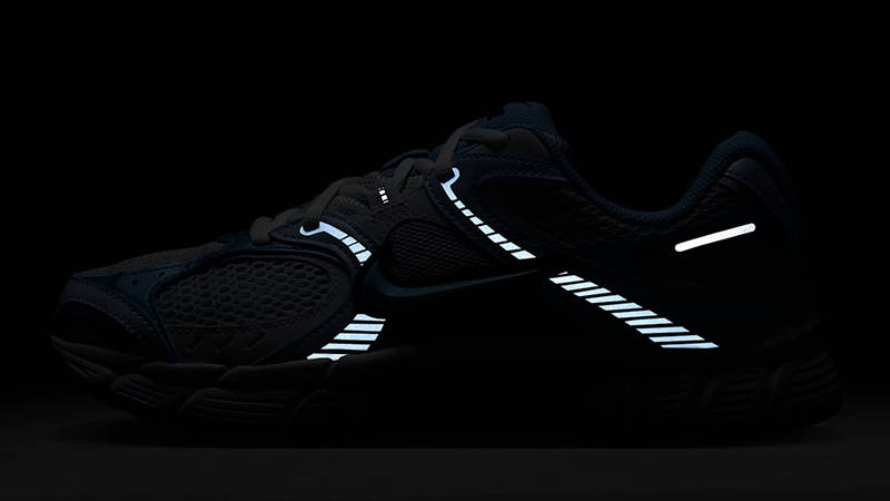 Nike V5 RNR Psychic Blue IF2330-001 in dark