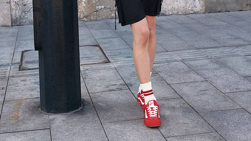 Vans Super Lowpro Racing Red VN000D83IZQ on foot