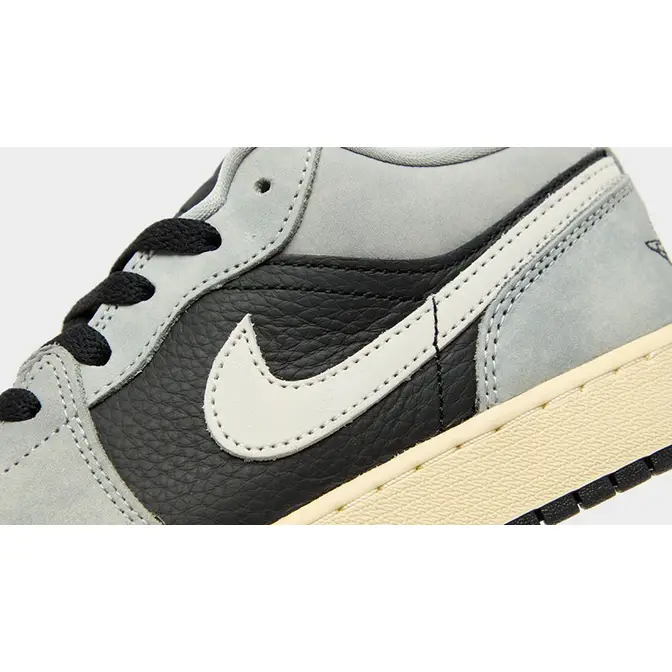 Air Jordan 1 Low GS Light Smoke Grey Detail