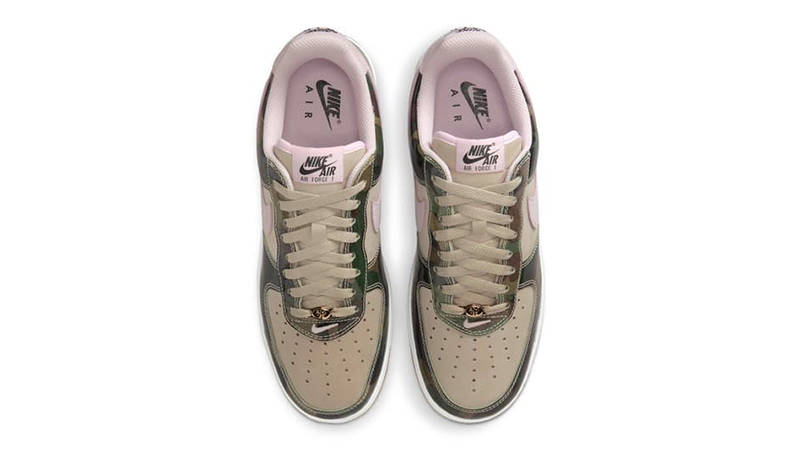 Nike Air Force 1 Low Patent Leather Camo Pink middle