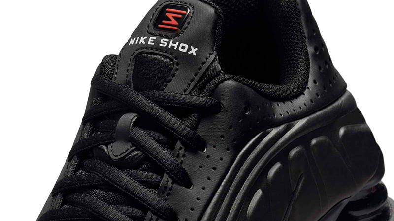 Nike Shox R4 GS Black Bright Crimson CW2626-003 Detail