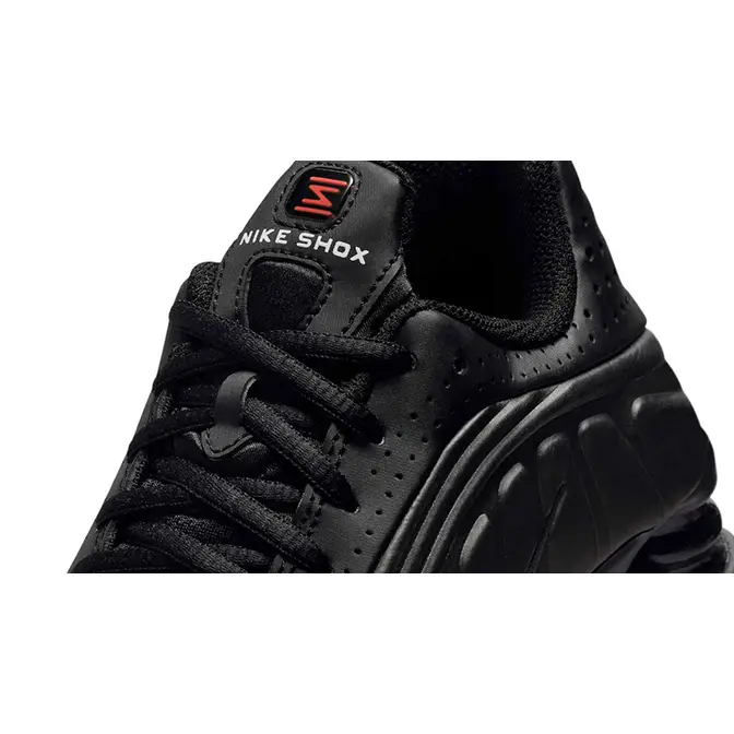 Nike Shox R4 GS Black Bright Crimson CW2626-003 Detail