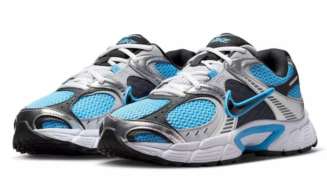 Nike V5 RNR Black Blue Front