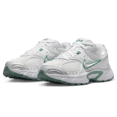 Nike V5 RNR Summit White Cannon Front