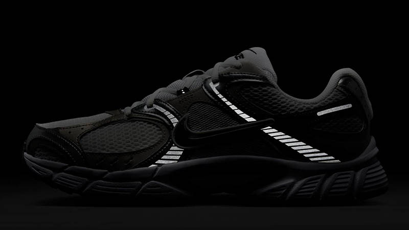 Nike V5 RNR Vast Grey College Grey HJ5228-104 in dark