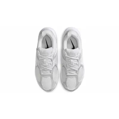 Nike V5 RNR White Metallic Silver Middle