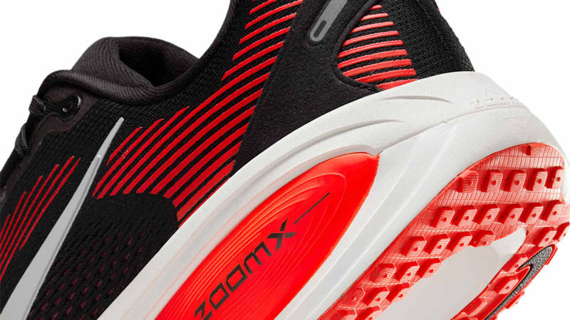 Nike Vomero 18 Black Bright Crimson Closeup