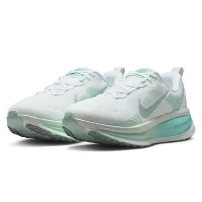 Nike Vomero 18 Bleached Turquoise Front