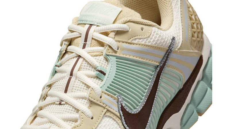 Nike Zoom Vomero 5 Gold Seafoam IB2987-700 tongue