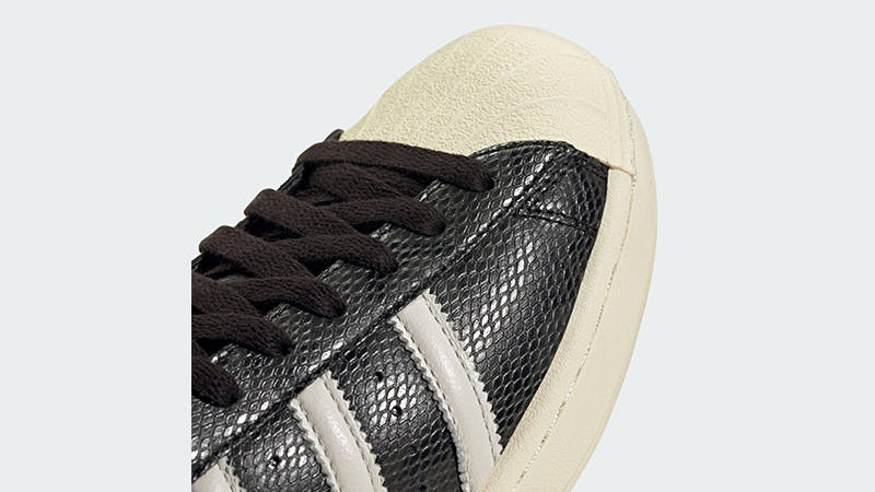adidas Superstart Vintage Black White JR1642 toe