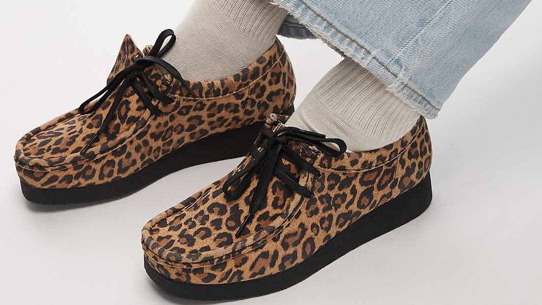 Clarks Wallabee Evo ヒョウ柄ローファー Clarks Wallabee Evo Suede Leopard Print | 148662240 | The Sole