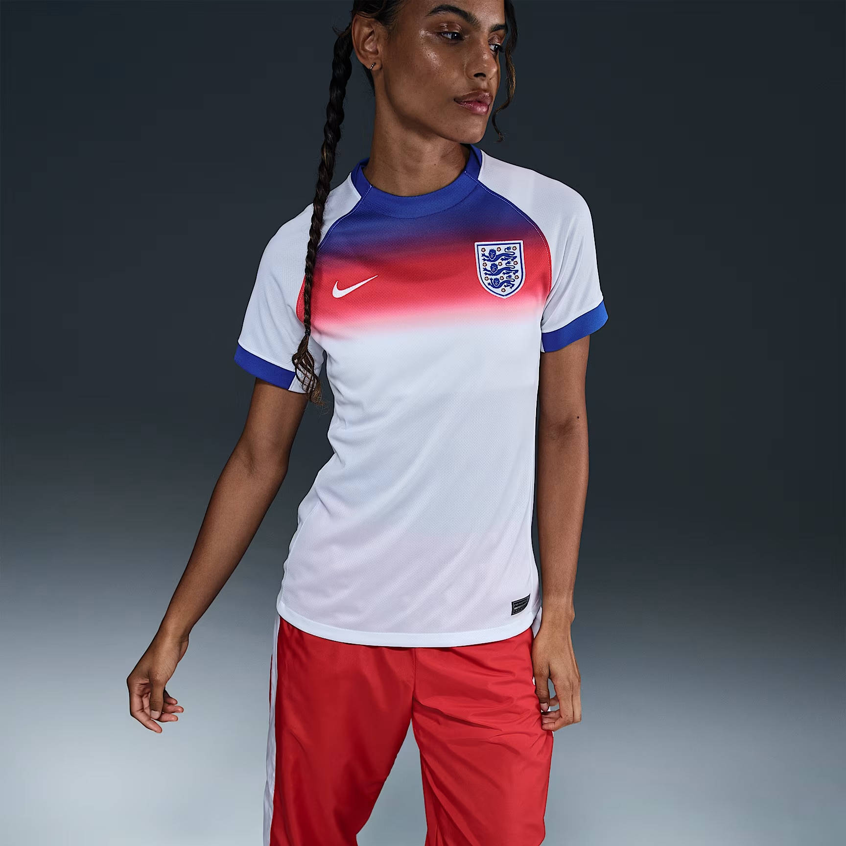Nike England 2025 Stadium Home Football Shirt Womens | Outfit