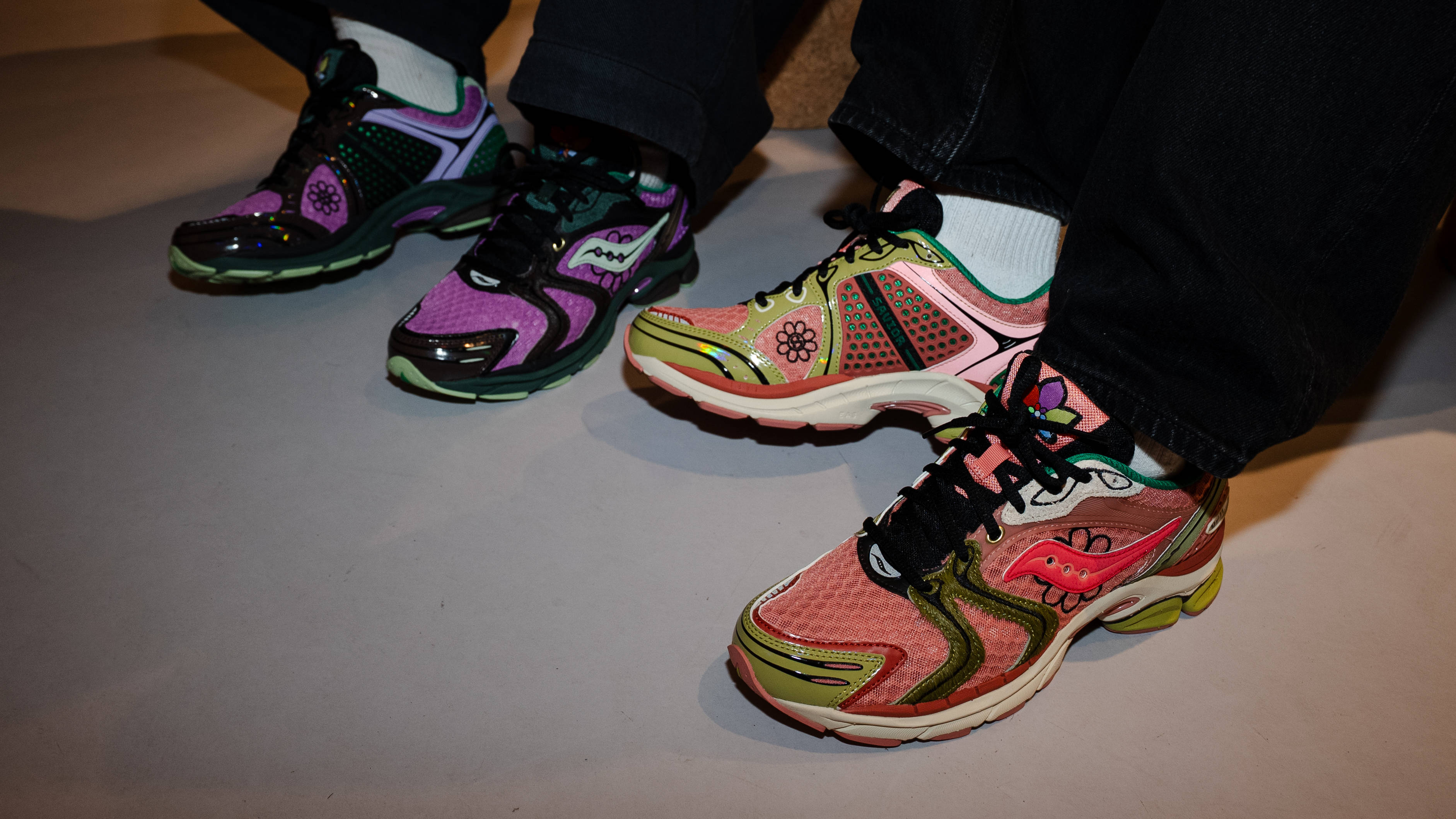HQ 16-9 Jae Tips x Saucony Pop-up-1