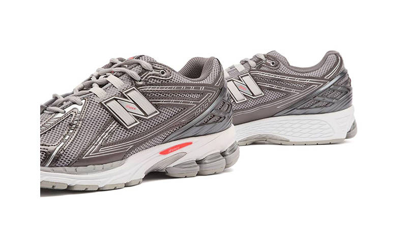 New Balance 1906R Black Metallic Red U1906RCO back