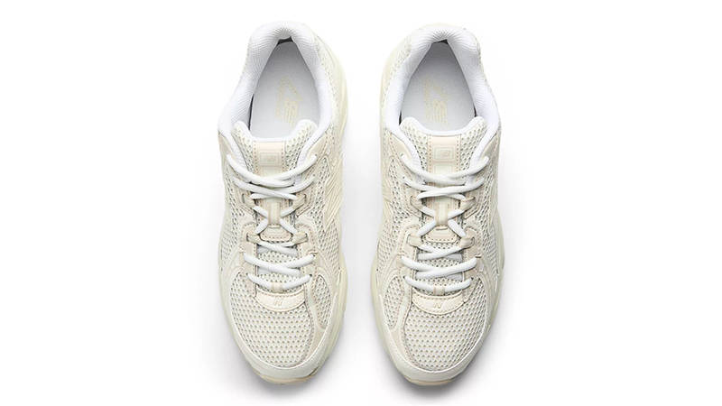 New Balance 740 Bisque middle