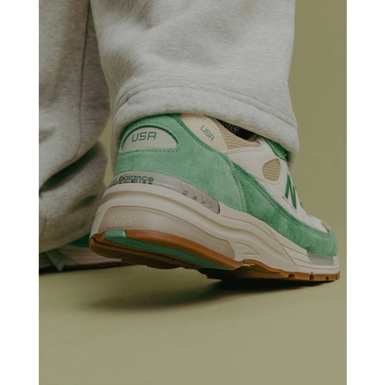 New Balance 992 Mint Gum on foot back
