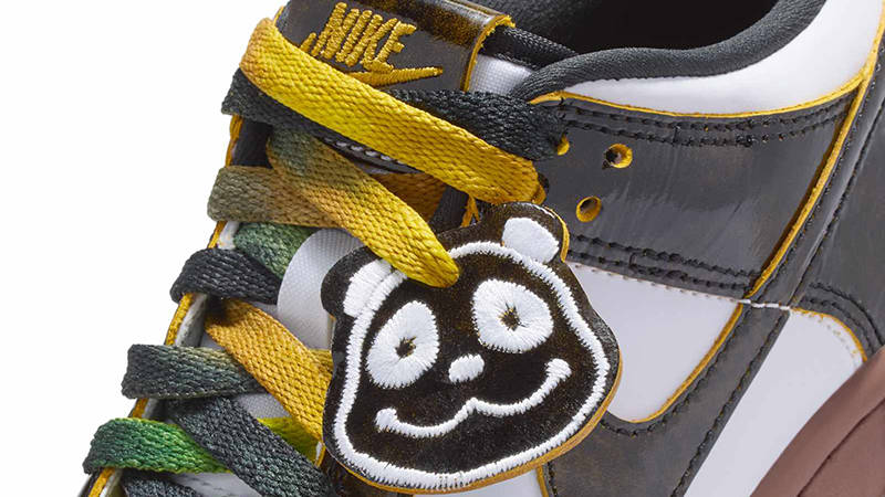 Nike Dunk Low SE GS Panda HQ9294-100 Detail 4