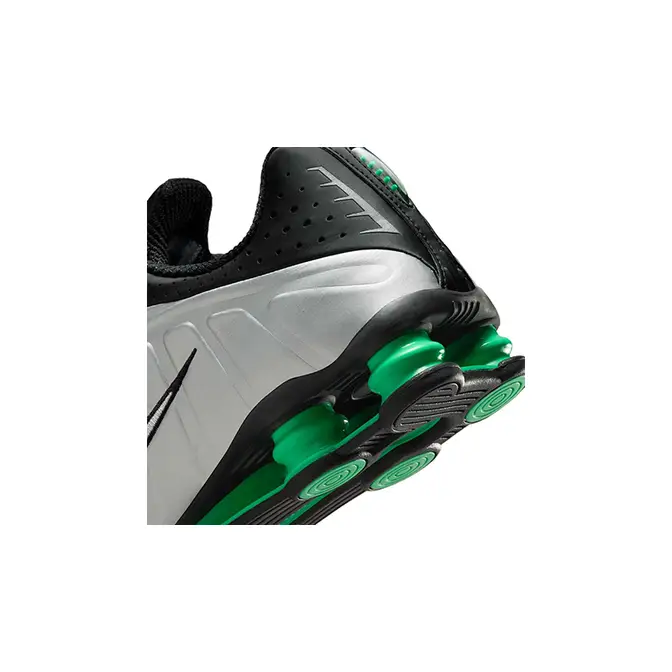 Nike Shox R4 Black Green HQ1988-006 heel