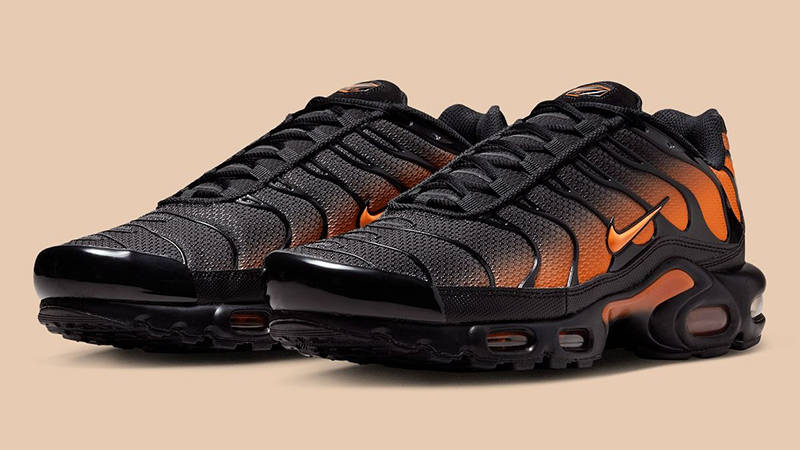 Nike TN Air Max Plus Black Orange Halloween DM0032-025 front